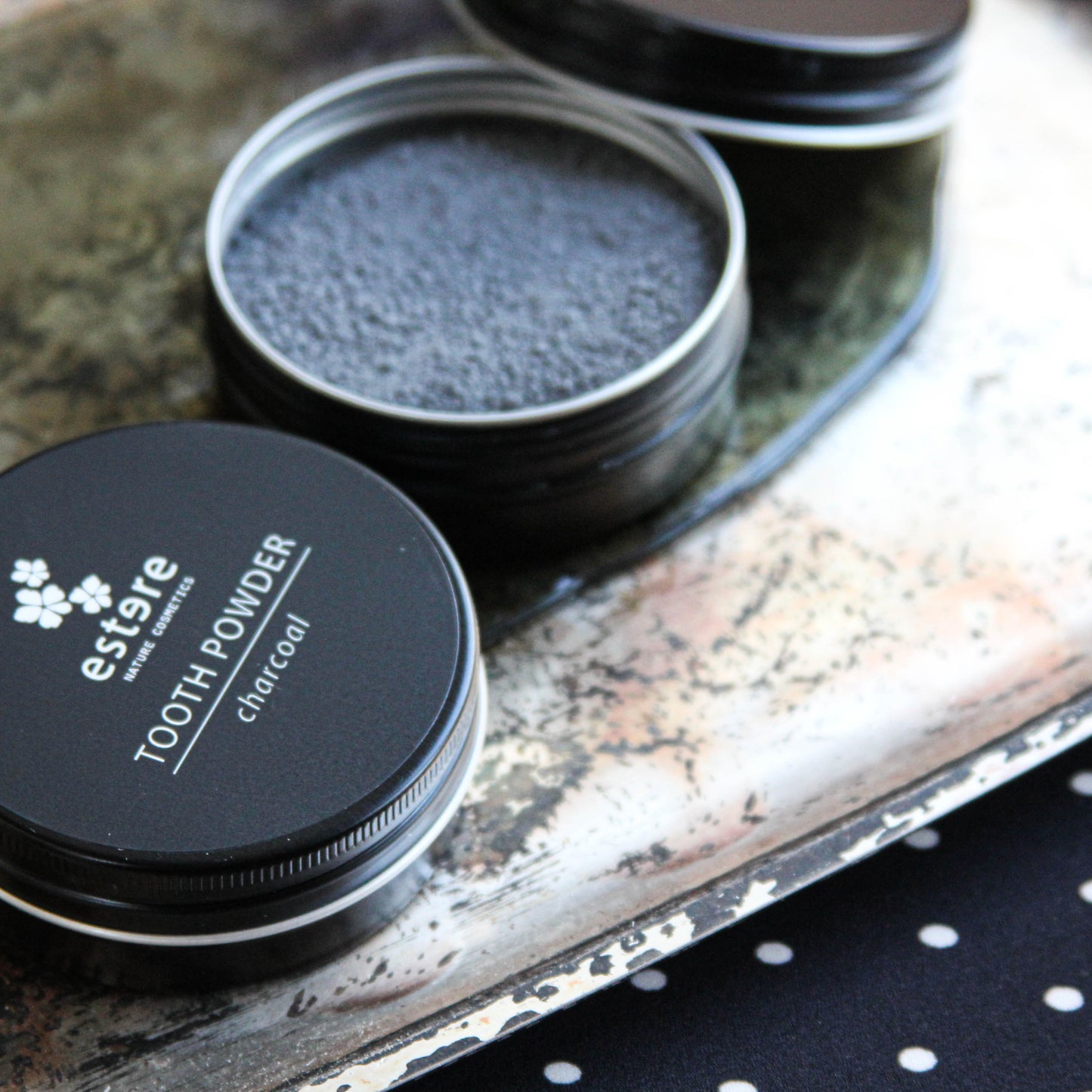 Tooth powder Activated carbon (gently effervescent)