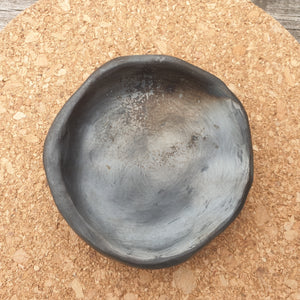 Melnās keramikas trauciņš šampūnam